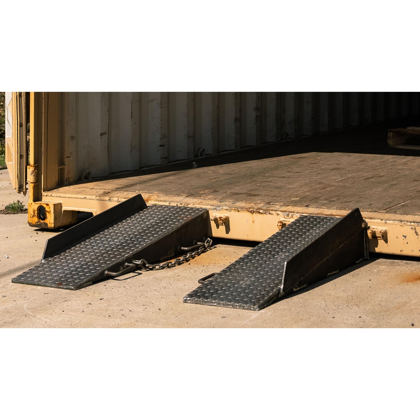 Mate Solid Steel Container Ramp For Forklifts Safe Access Into Shipping Containers In Warehouses