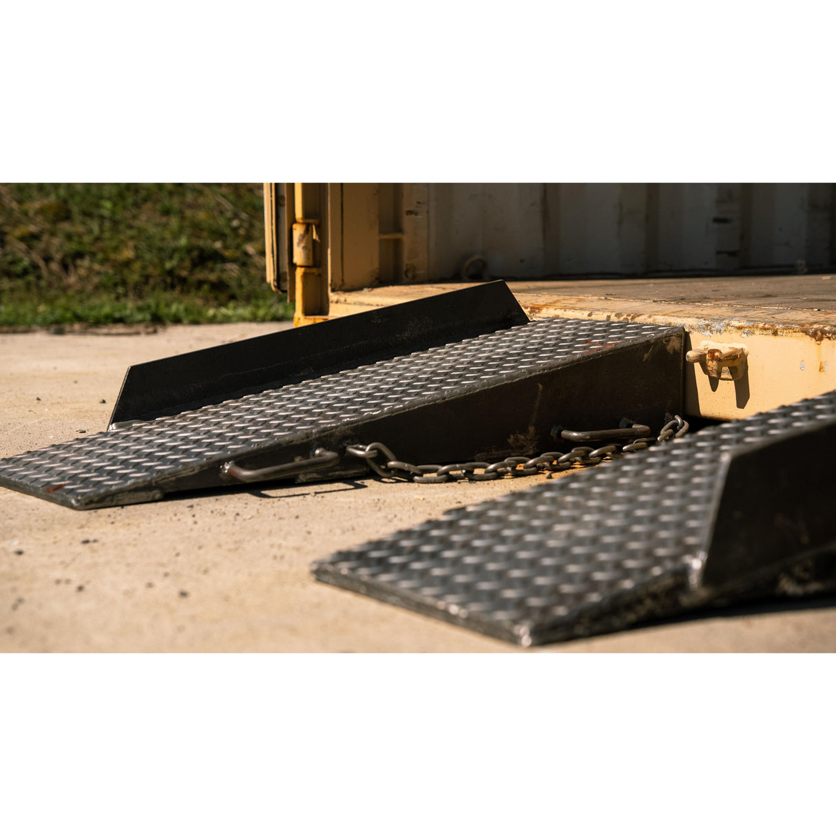 Mate Solid Steel Container Ramp For Forklifts Safe Access Into Shipping Containers In Warehouses