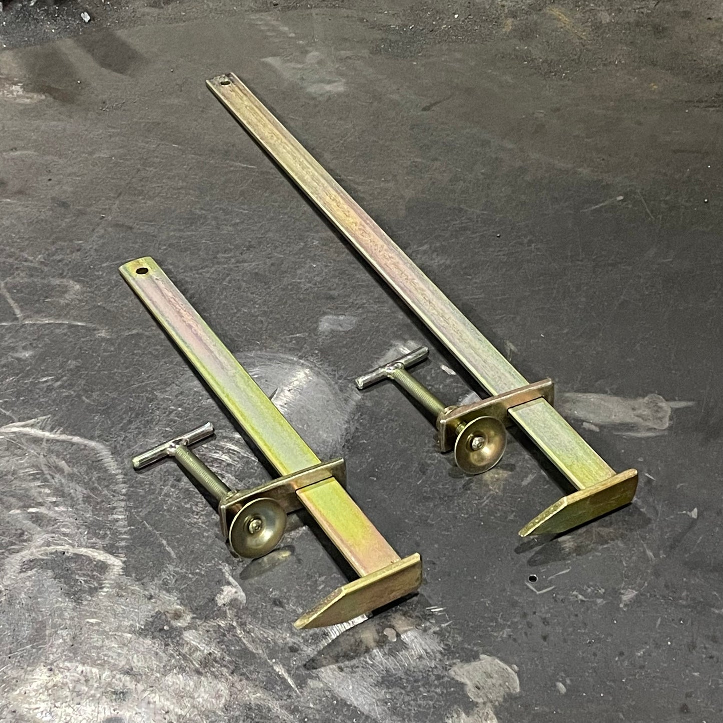 External Clamp - Spiked Sliding Clamp